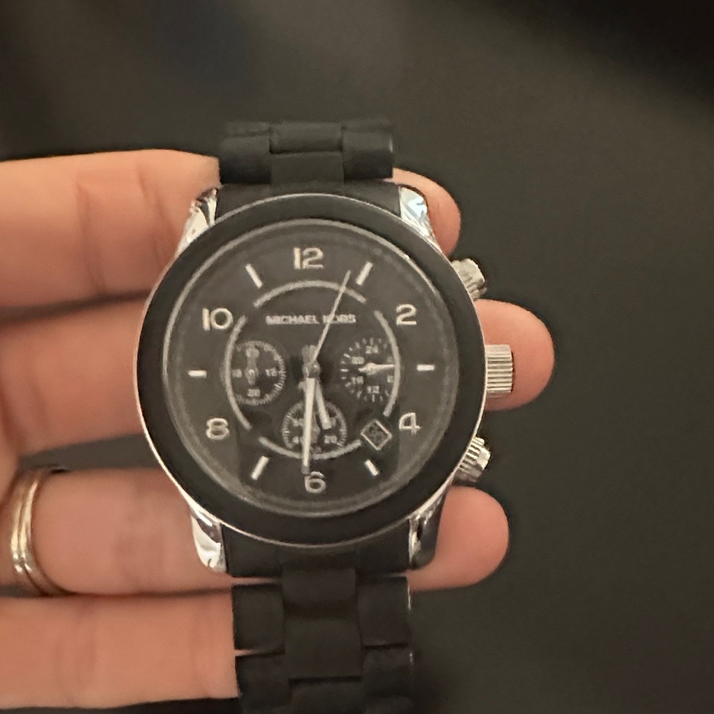 Michael Kors oversized men’s watch. Style 8107